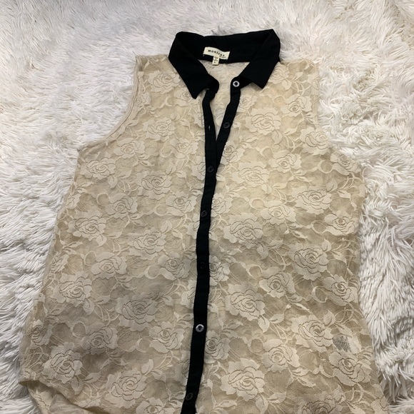 Monteau Tops - Beautiful floral lace design tank
